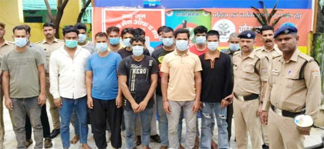 उत्तराखंड में तनाव: कहासुनी से शुरू हुआ झगड़ा, लाठी-डंडे चले, पुलिस ने संभाला मोर्चा