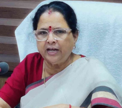स्कूल परिसर में कथित रैकेट पर आयोग सख्त, डीएम को जांच के निर्देश