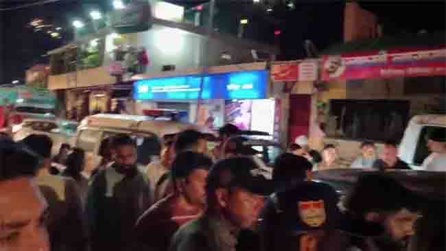 मेले की ड्यूटी, शराब और छेड़छाड़ का आरोप: कैंचीधाम में पुलिसकर्मियों की जमकर पिटाई